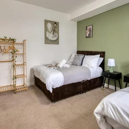 Apartment Spacious 2br Sleeps 8, Parking Leeds (West Yorkshire)