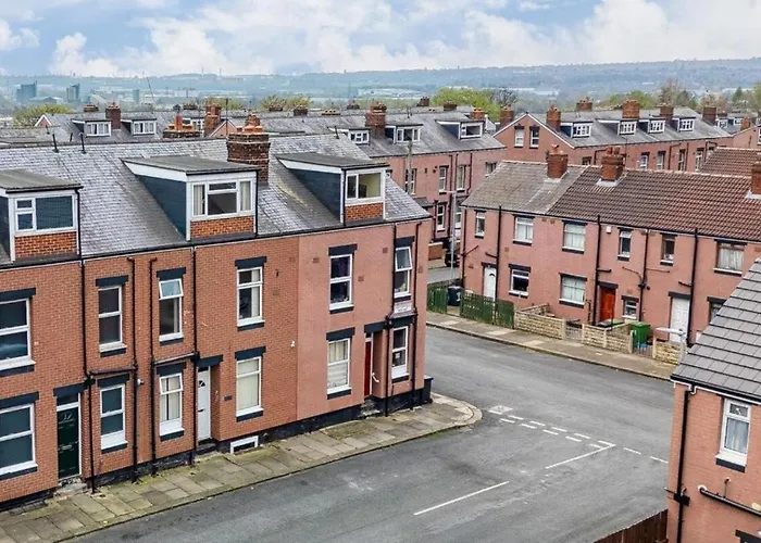 Apartment Modern 2br Work-friendly Sleeps 8 Parking Included Leeds (West Yorkshire)